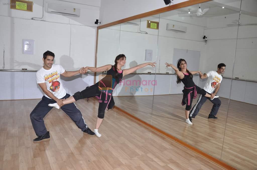 Deepshikha and Keshav Arora Rehearse for Nach Baliye in Andheri, Mumbai on 4th Jan 2013