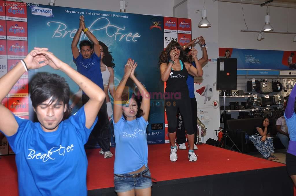 Bipasha Basu at her DVD fitness launch in Ghatkopar, Mumbai on 4th Jan 2013