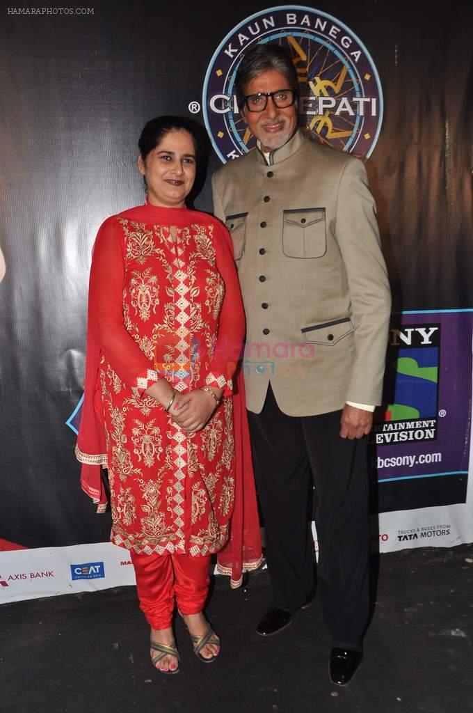 Sunmeet Kaur, Amitabh Bachchan wins 5 crores on the sets of Kaun Banega Crorepati in Mumbai on 5th Jan 2013