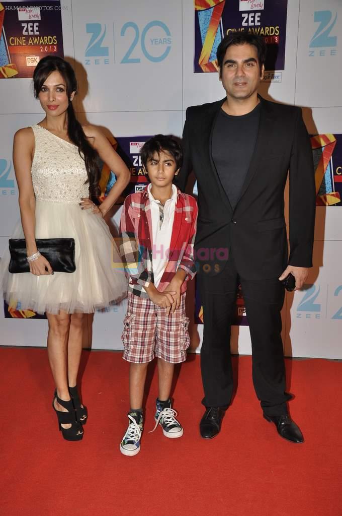 Malaika Arora Khan, Arbaaz Khan at Zee Awards red carpet in Mumbai on 6th Jan 2013