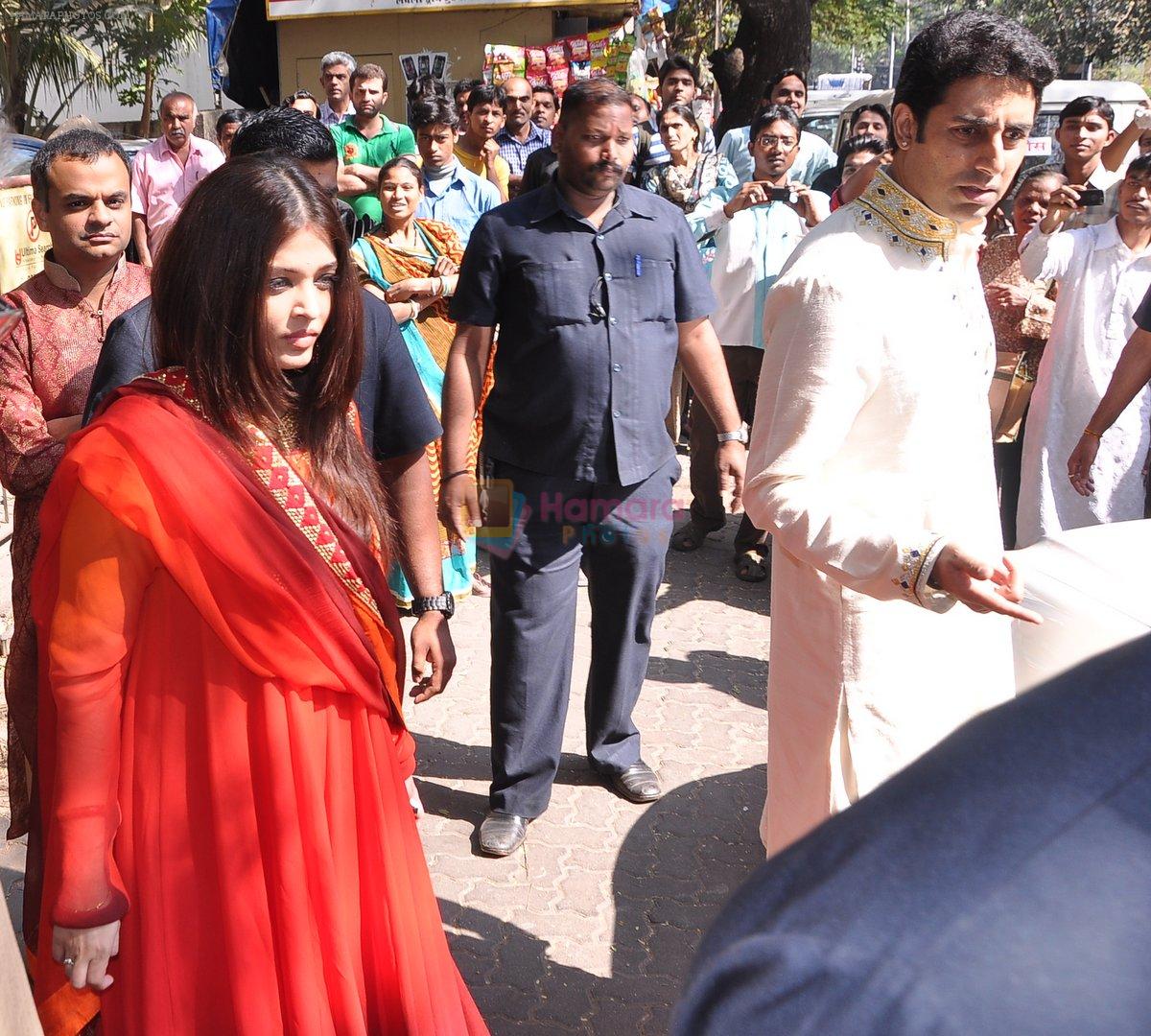 Abhishek Bachchan, Aishwarya Rai Bachchan at Shaad Ali's Wedding in Bandra, Mumbai on 6th Jan 2013