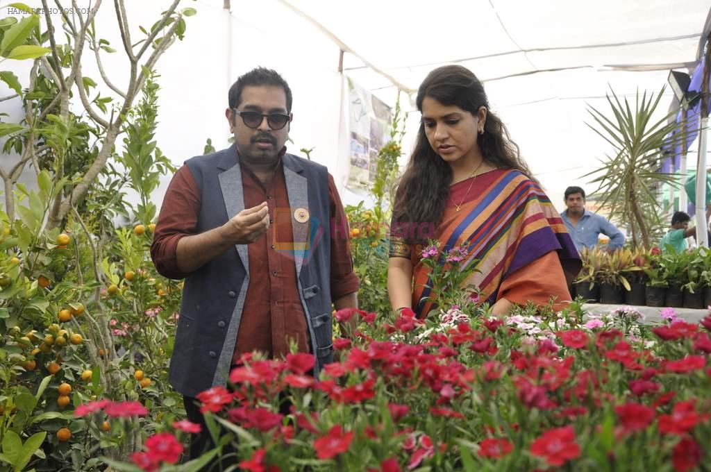 Shankar Mahadevan, Shaina NC at Nana Chudasma's plant exhibition in Mumbai on 8th Jan 2013