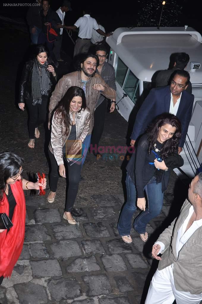 Sonali Bendre, Goldie Behl at Hrithik's yacht party in Mumbai on 9th Jan 2013