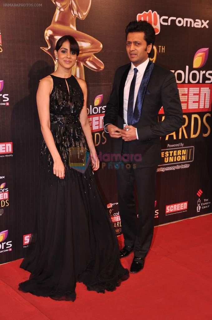 Genelia D Souza, Ritesh Deshmukh at Screen Awards red carpet in Mumbai on 12th Jan 2013