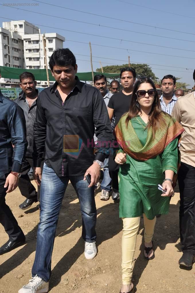 Nagma at kite flying competition hosted by MLA Aslam Sheikh in Malad, Mumbai on 14th Jan 2013
