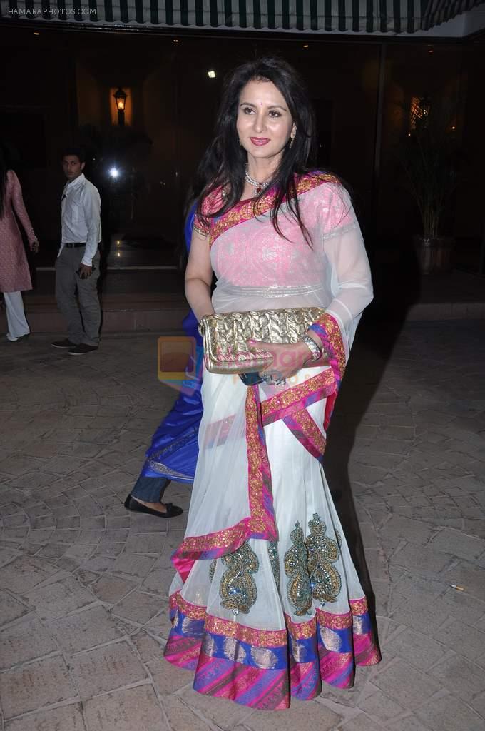 Poonam Dhillon at Ravi and Rubaina's wedding reception in Taj Land's End, Mumbai on 18th Jan 2013