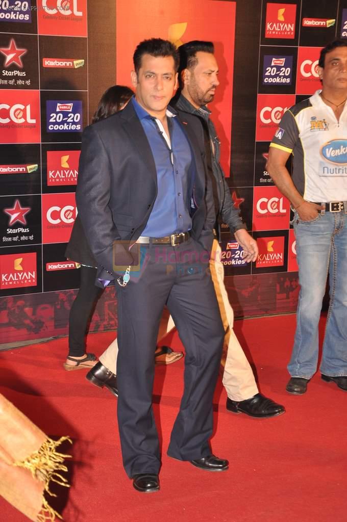 Salman Khan at CCL red carpet in Mumbai on 19th Jan 2013