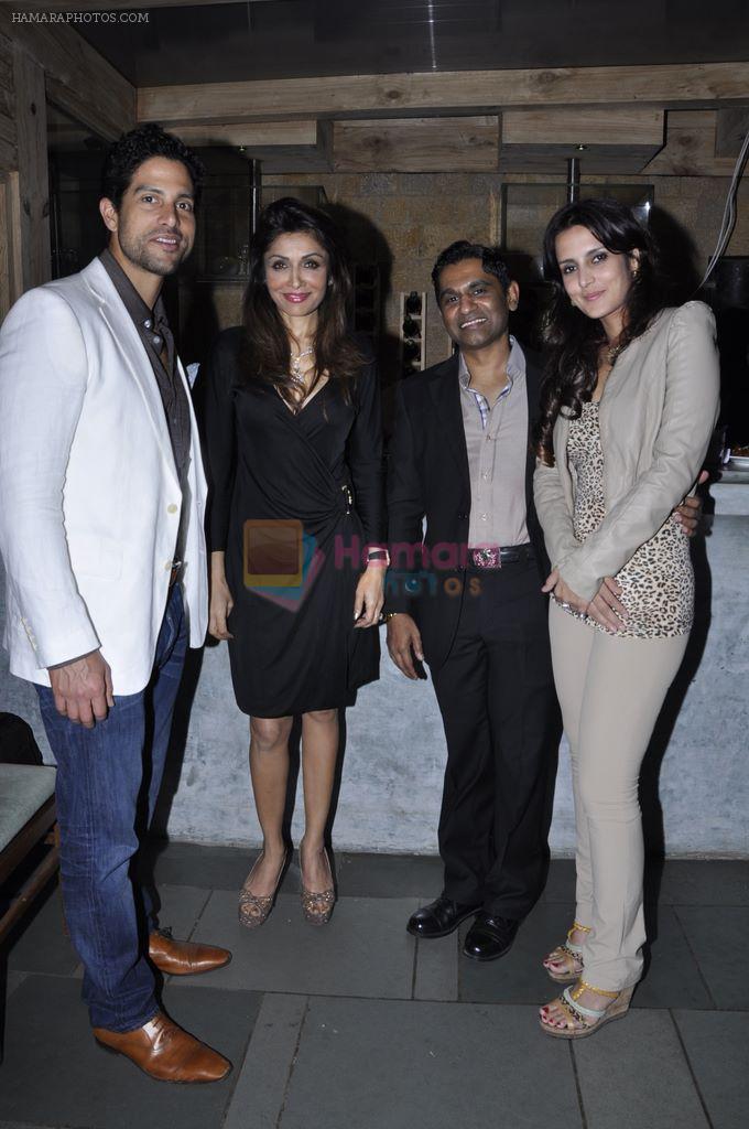 Queenie Singh at Vinod Nair hosts bash for Greogry David Roberts in Le Sutra, Mumbai on 21st Jan 2013