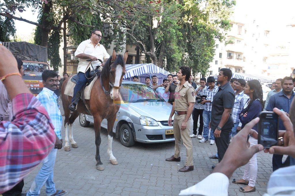 Shahid Kapoor snapped riding horse for Phata Poster Nikla Hero in Mehboob, Mumbai on 24th Jan 2013