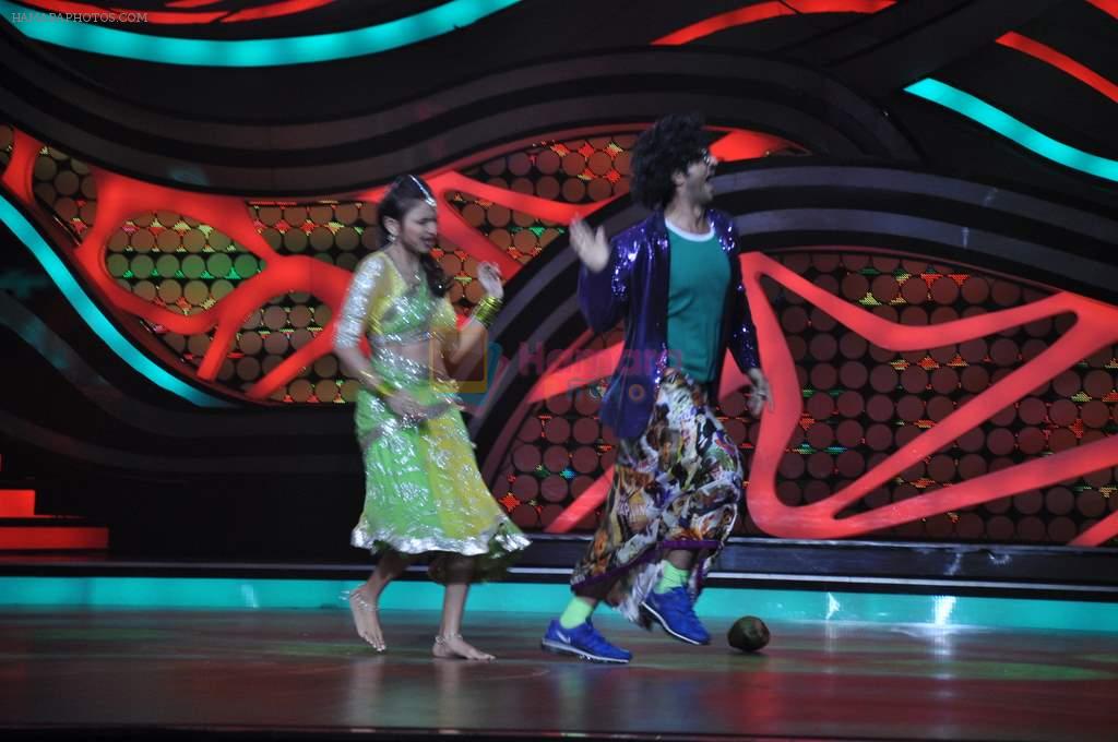 Gauri Tejwani, Hiten Tejwani on the sets of Nach Baliye 5 in Filmistan, Mumbai on 29th Jan 2013