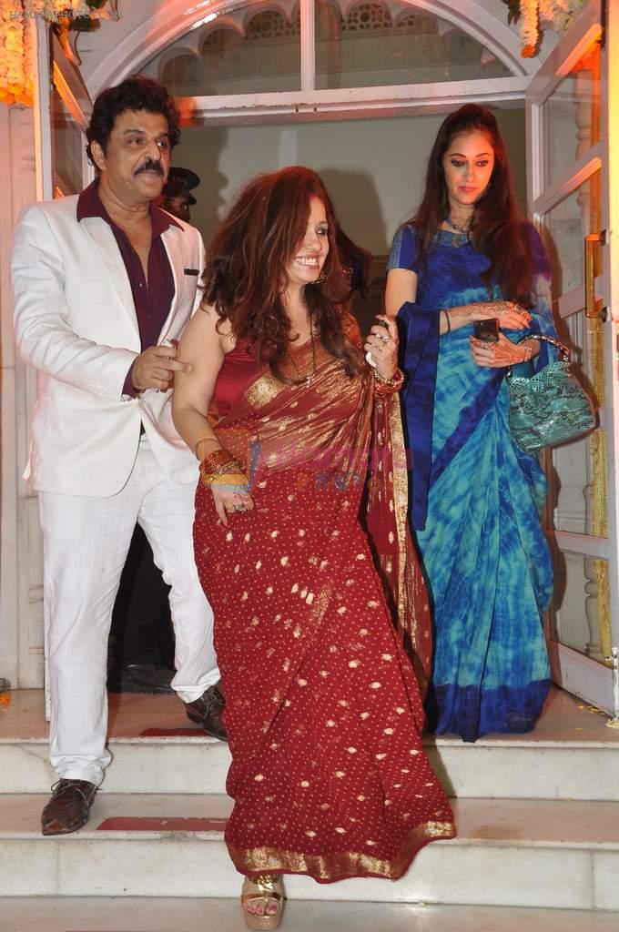 VAndana Sajnani, Rajesh Khattar at Udita Goswami weds Mohit Suri in Isckon, Mumbai on 29th Jan 2013