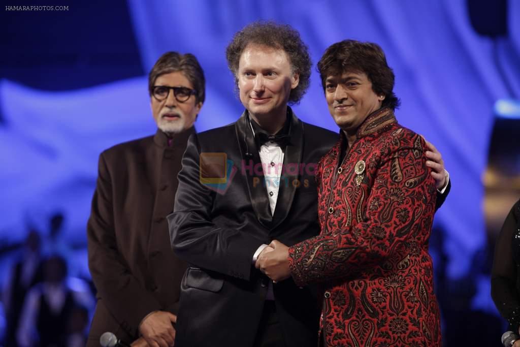 Amitabh Bachchan at Global Sounds Of Peace live concert in Andheri Sports Complex, Mumbai on 30th Jan 2013