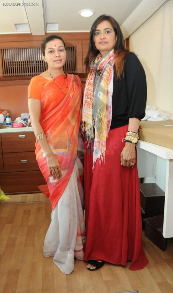 Sangeeta Ahir with Sujata Ahir at World cancer day camp in Worli, Mumbai on 2nd Feb 2013