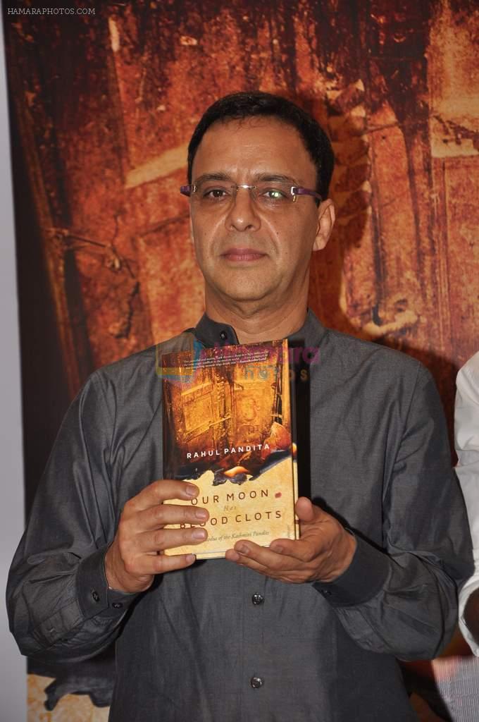 Vidhu Vinod Chopra launch Our Moon have blood Clots book in Bandra, Mumbai on 4th Feb 2013