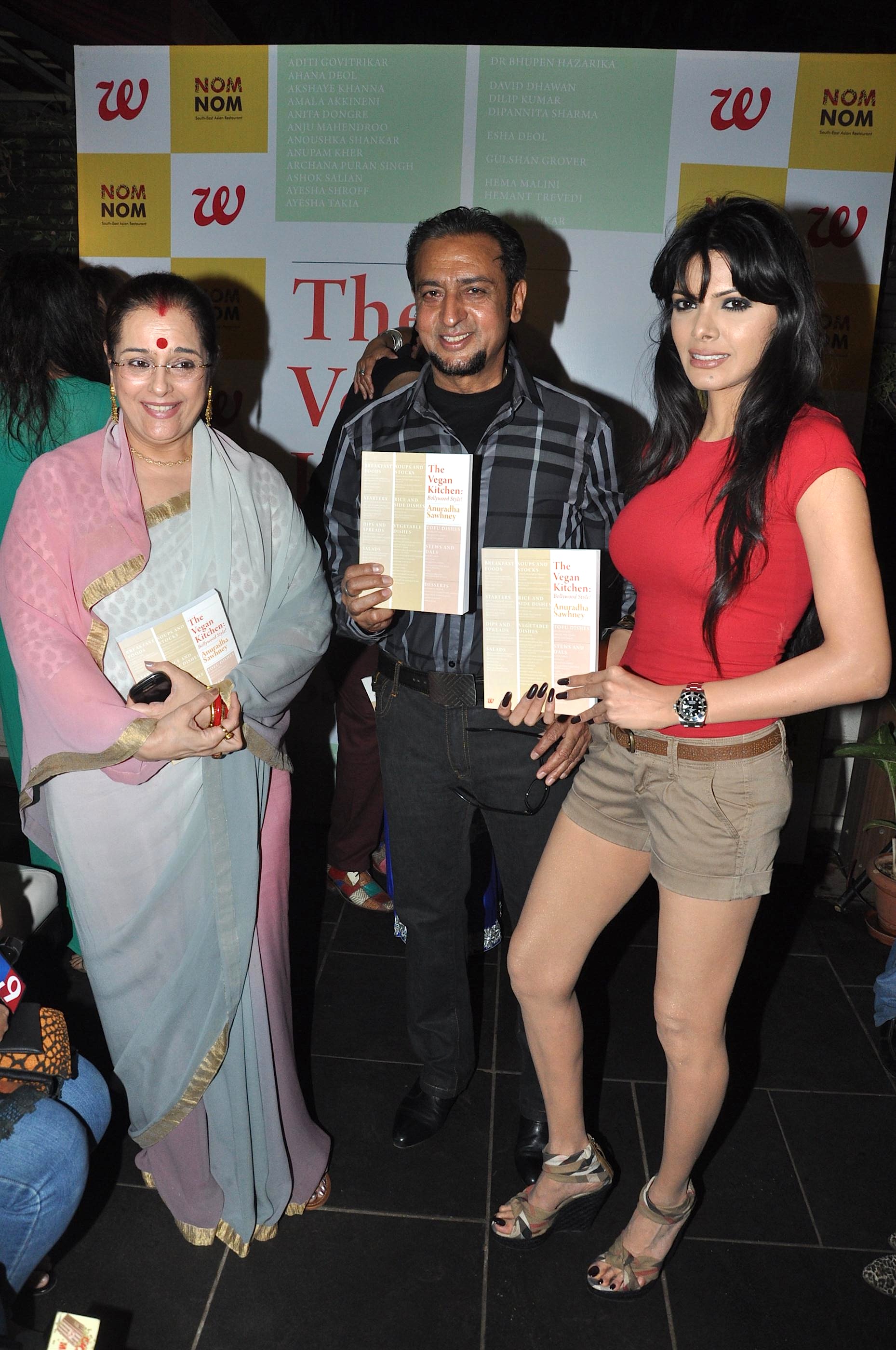 Poonam Sinha, Gulshan Grover along with Sherlyn Chopra at The Vegan Kitchen book launch on 4th Feb 2013