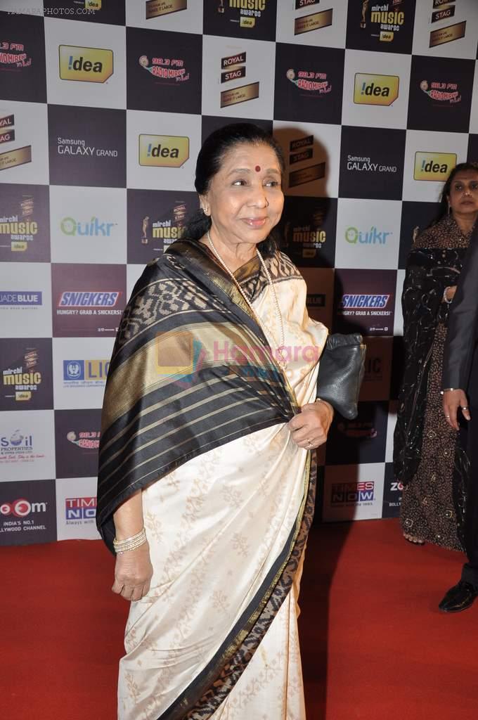 Asha Bhosle at Radio Mirchi music awards red carpet in Mumbai on 7th Feb 2013