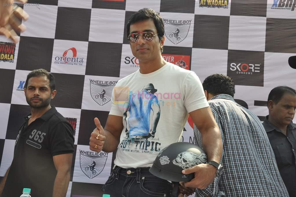 Sonu Sood at safety drive rally by 600 bikers in Bandra, Mumbai on 10th Feb 2013