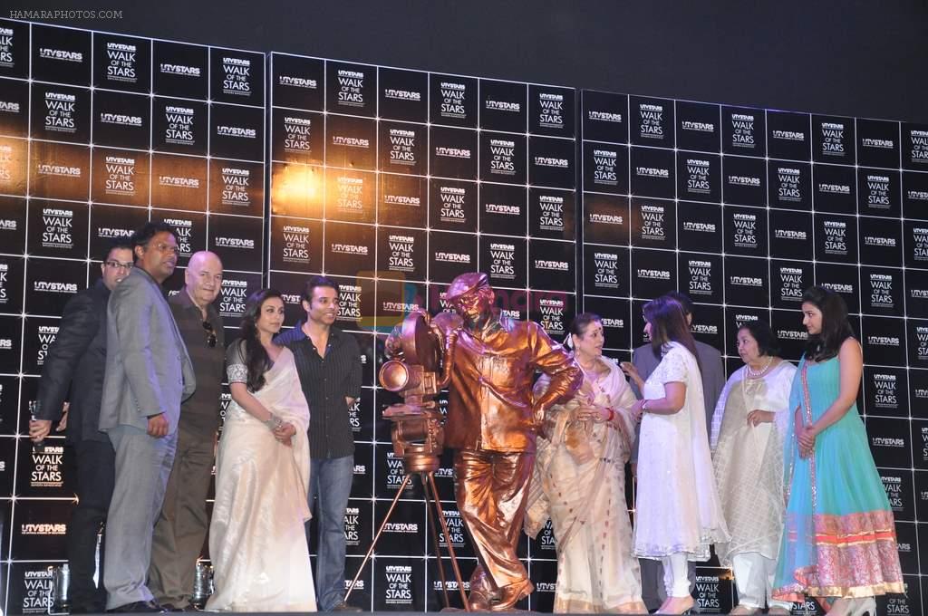 Parineeti Chopra, Rani Mukherji, Vaibhavi Merchant, Uday Chopra,Prem Chopra,Kabir Khan, Shatrughan Sinha, Poonam Sinha, Siddharth at UTV Walk the stars with Yash Chopra in Mumbai on 11th Feb 2