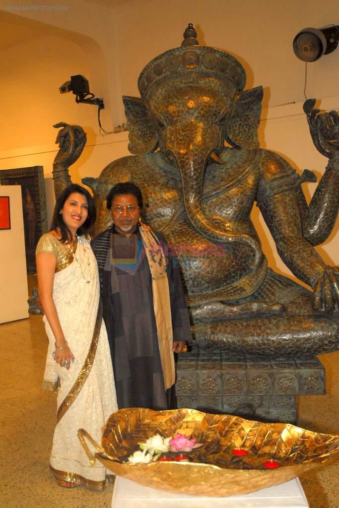 Tarana Khubchandani with Satish Gupta at satish gupta art event in Mumbai on 12th Feb 2013