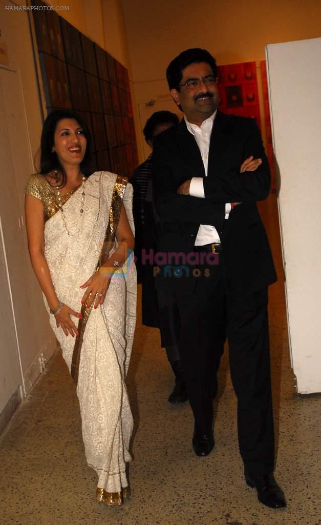 Tarana Khubchandani with K Birla at satish gupta art event in Mumbai on 12th Feb 2013