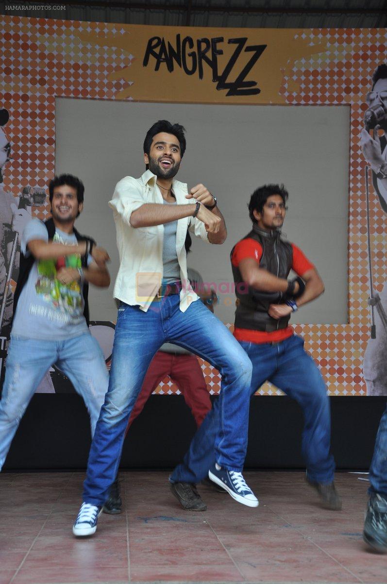Jackky Bhagnani grooves Gangnam style for Rangrezz in Mumbai on 18th Feb 2013