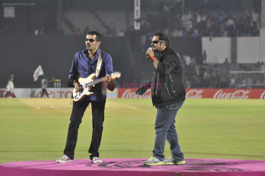 Shankar Mahadevan, Ehsaan Noorani at UCL match in Mumbai on 23rd Feb 2013