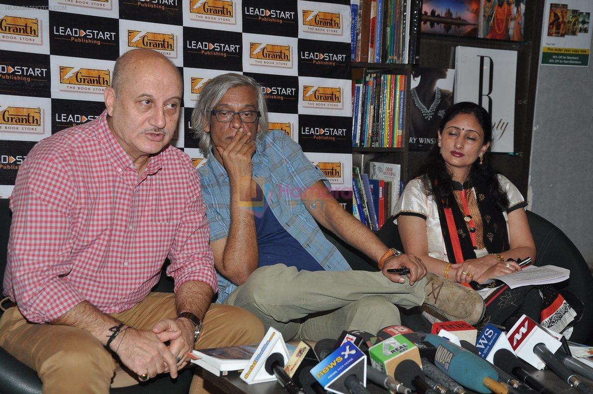 Anupam Kher, Sudhir Mishra at the launch of Meenakshi Raina's Book in Mumbai on 3rd March 2013