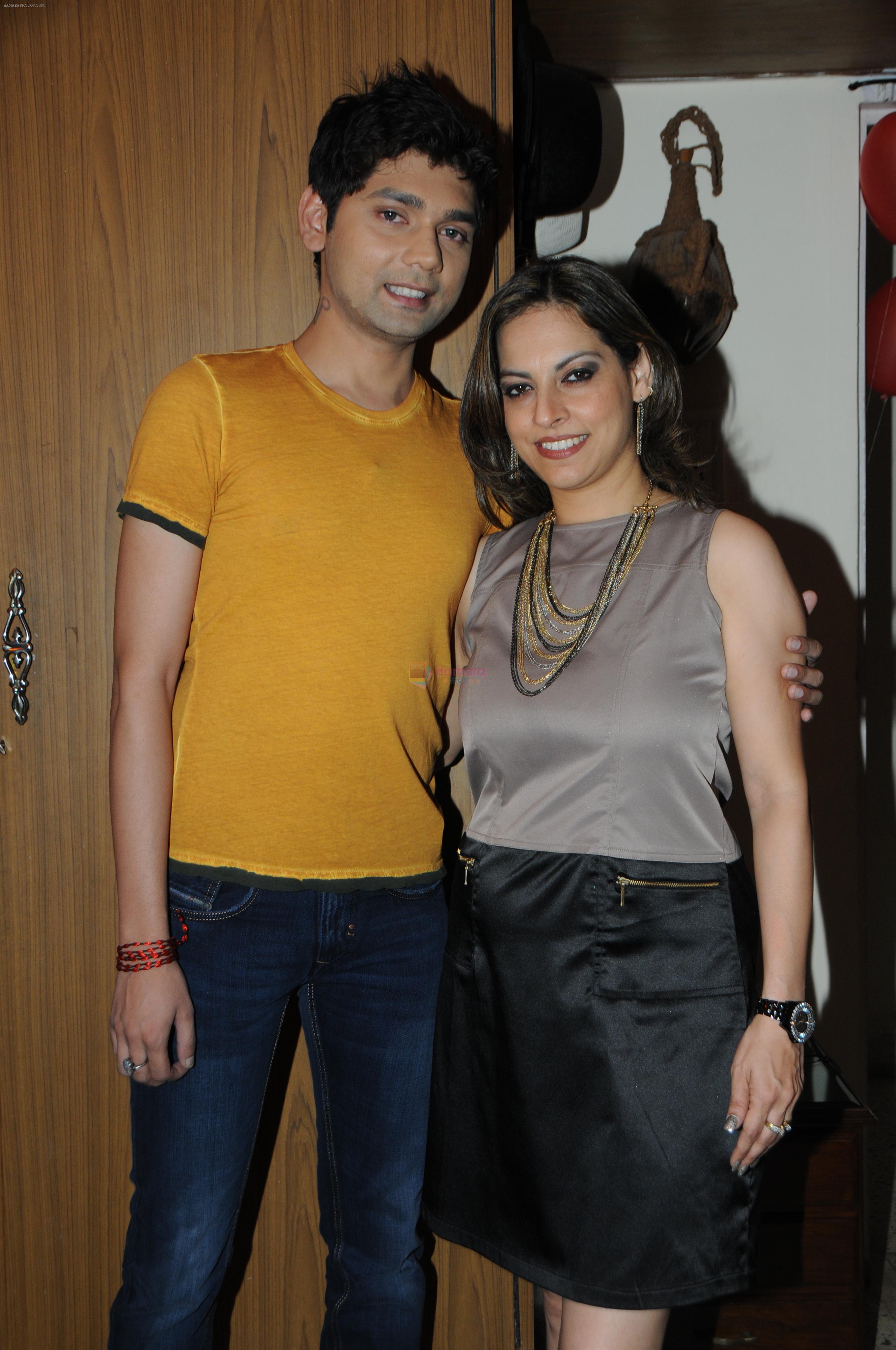 Vivek Mishra with Preety Bhalla at Preety Bhalla's birthday bash 