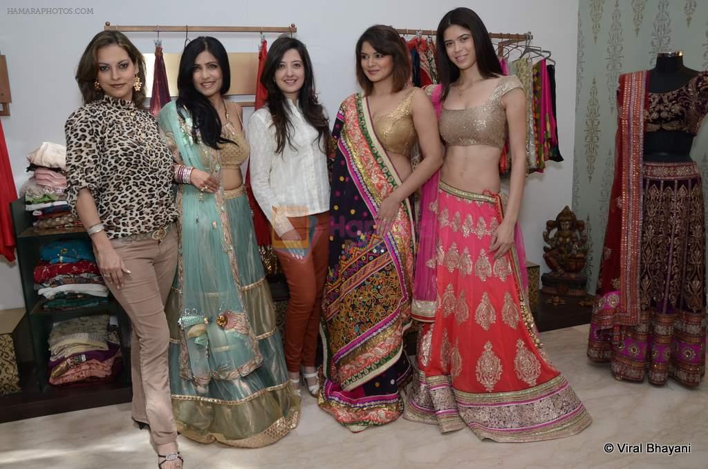 Aashka Goradia, Sucheta Sharma, Amy Billimoria, Shibani Kashyap at Amy Milloria's Womens day fashion event in Mumbai on 5th March 2013
