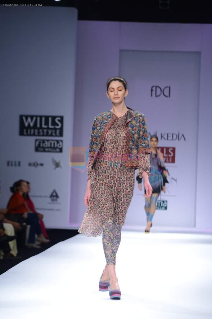 Model walks the ramp for Tanvie Kedia Show at Wills Lifestyle India Fashion Week 2013 Day 2 in Mumbai on 14th March 2013
