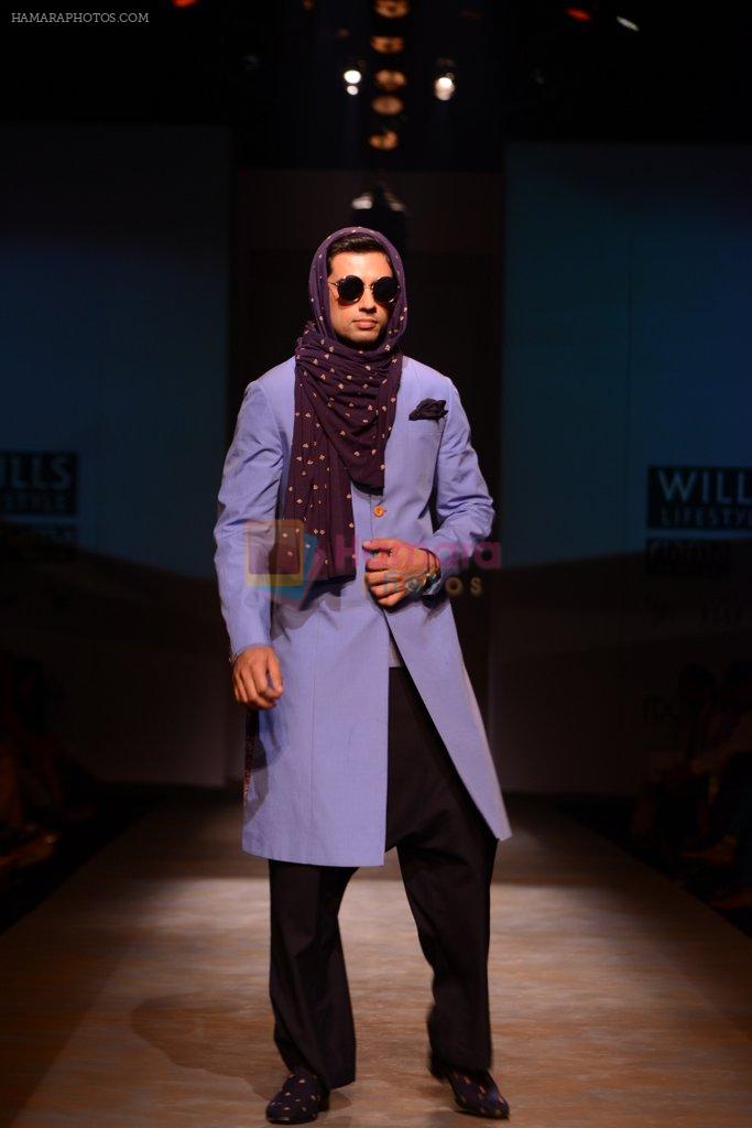 Model walks the ramp for Shantanu and Nikhil Show at Wills Lifestyle India Fashion Week 2013 Day 2 in Mumbai on 14th March 2013