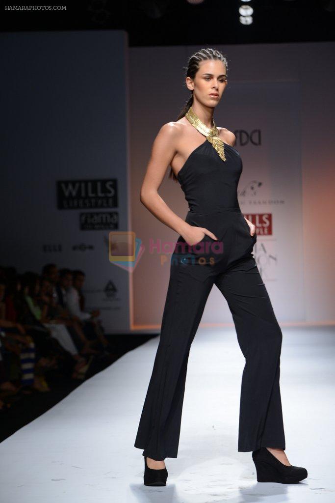 Model walks the ramp for Reyn Tandon Show at Wills Lifestyle India Fashion Week 2013 Day 3 in Mumbai on 15th March 2013
