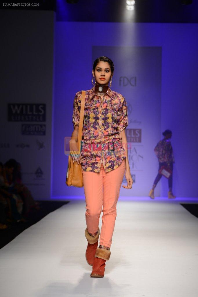 Model walks the ramp for Sonia Jetleey Show at Wills Lifestyle India Fashion Week 2013 Day 3 in Mumbai on 15th March 2013
