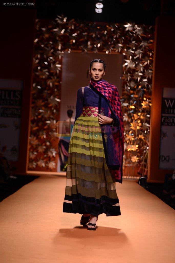 Model walks the ramp for Manish Malhotra Show at Wills Lifestyle India Fashion Week 2013 Day 3 in Mumbai on 15th March 2013