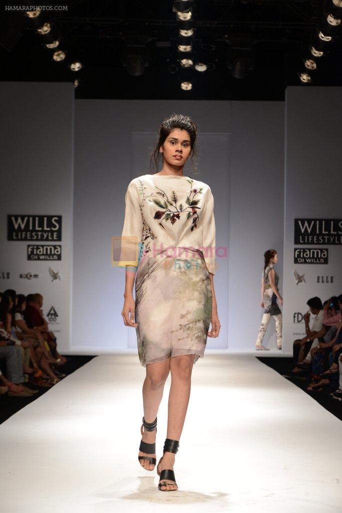 Model walks the ramp for Sanchita Show at Wills Lifestyle India Fashion Week 2013 Day 4 in Mumbai on 16th March 2013