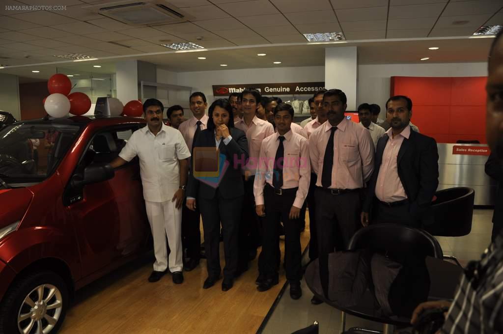 Sachin Ahir launches Mahindra's eco car in Parel, Mumbai on 19th March 2013