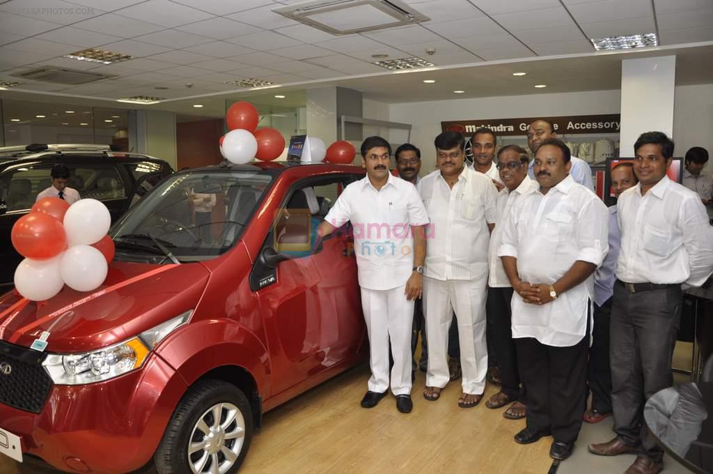 Sachin Ahir launches Mahindra's eco car in Parel, Mumbai on 19th March 2013