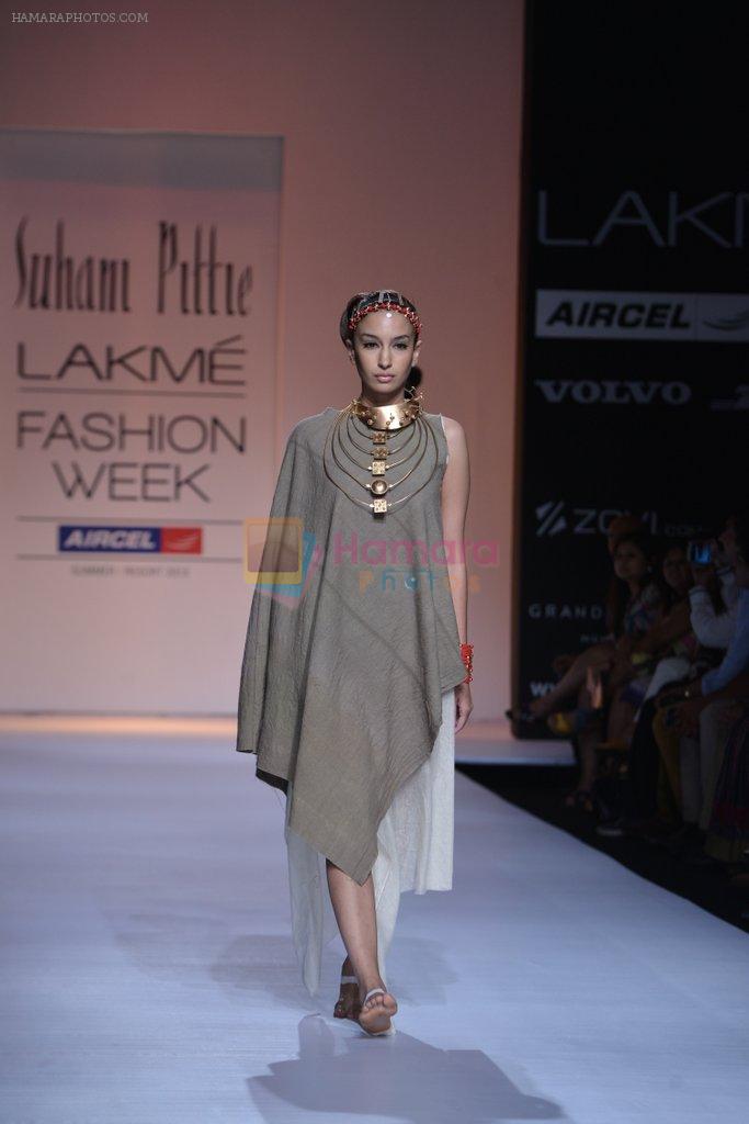 Model walk the ramp for Suhani Pittie Show at Lakme Fashion Week 2013 Day 1 in Grand Hyatt, Mumbai on 22nd March 2013