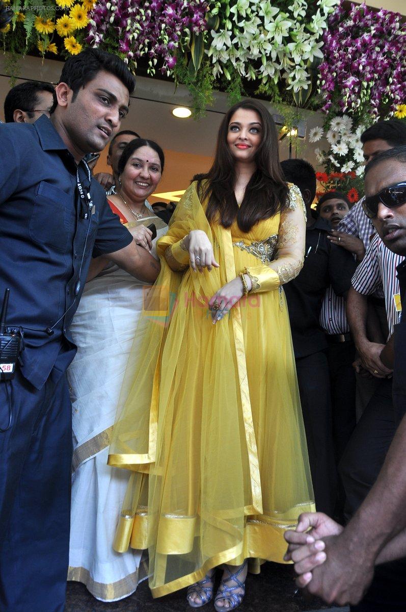 Aishwarya Rai Bachchan inaugurates Kalyan jewellers in Thane, Mumbai on 24th March 2013