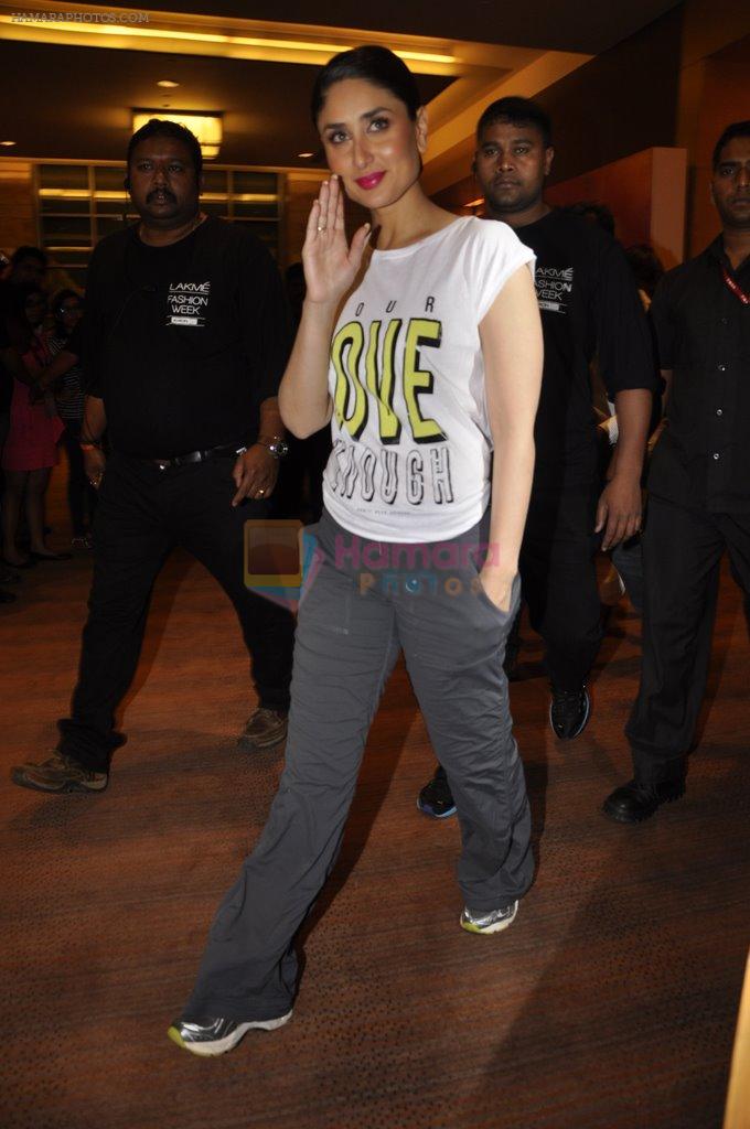 Kareena Kapoor snapped in casual outfit at Lakme Fashion Week 2013 on 26th March 2013
