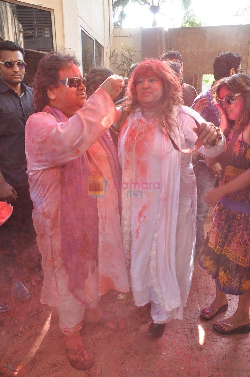 Dolly Bindra, Bappi Lahiri at Bappi Lahiri's Holi Celebration at home on 27th March 2013