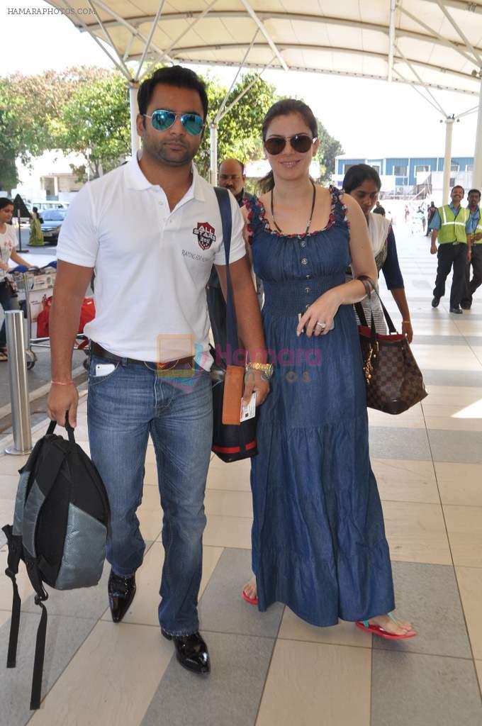 Urvashi Sharma, Sachin Joshi leave for charity match in Delhi Airport on 30th March 2013