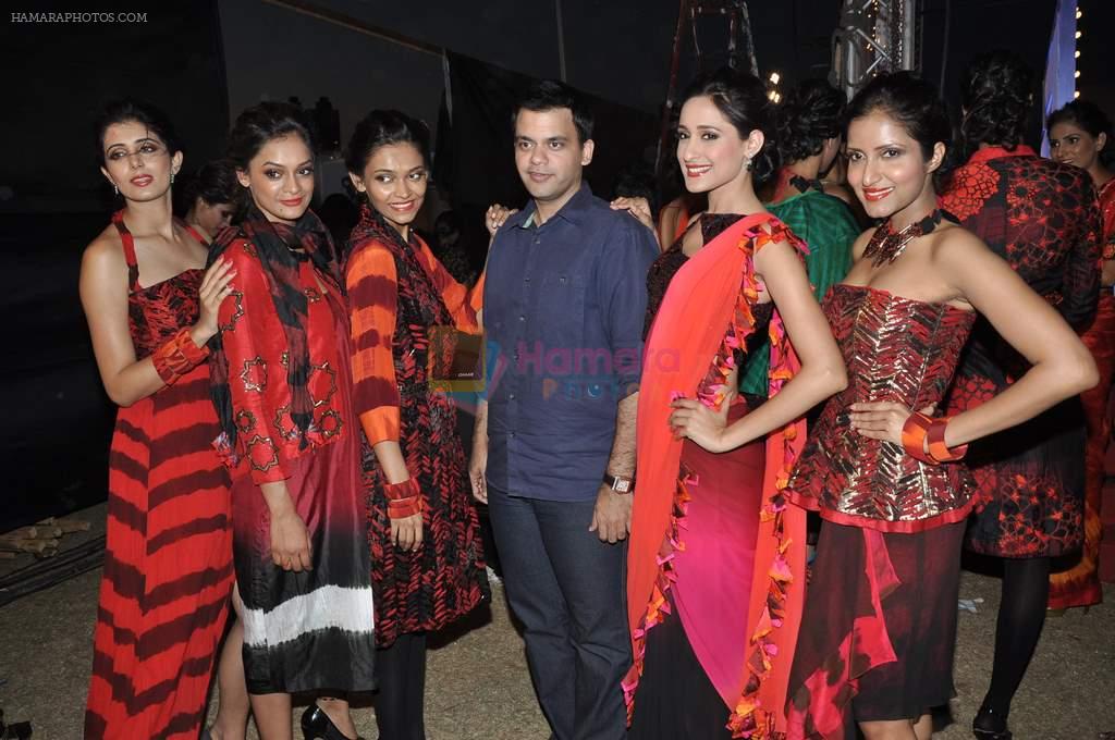 at Gitanjali Polo Match and Nachiket Barve fashion show in RWITC, Mumbai on 30th March 2013