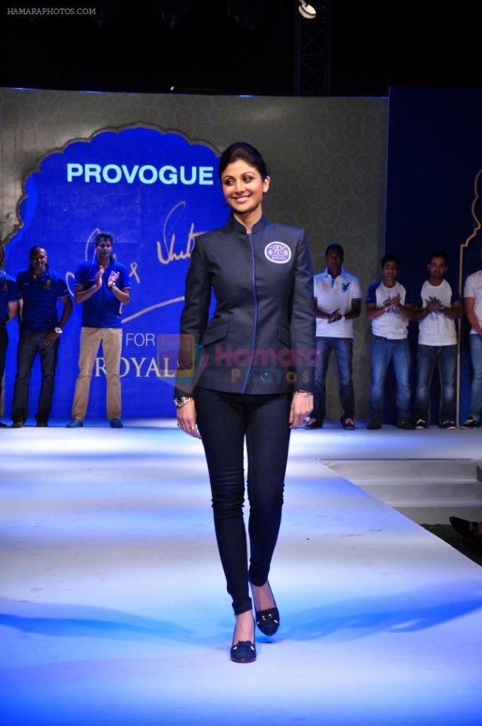 Shilpa Shetty walks the ramp for Provogue and Rajasthan Royals in Jaipur