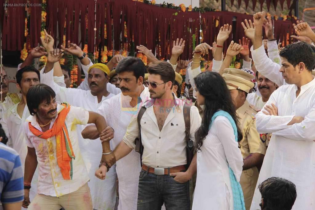 Neil Nitin Mukesh,Tina Desae, Murli Sharma, Ravi Kishan on location of film Dussehra in Pune on 1st April 2013