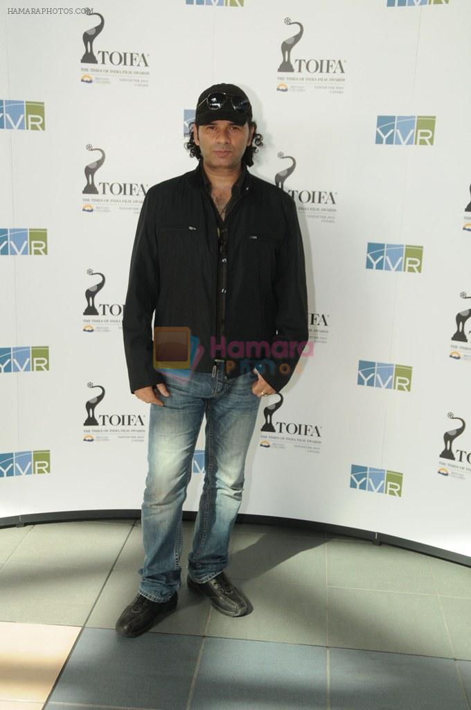 Mohit Chauhan arrive in Vancouver for TOIFA 2013 on 3rd April 2013