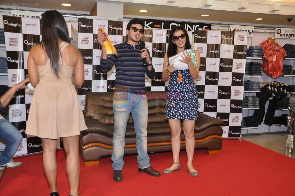 Tapsee Pannu, Divyendu Sharma at Chashme Buddoor promotions in K Lounge on 5th April 2013