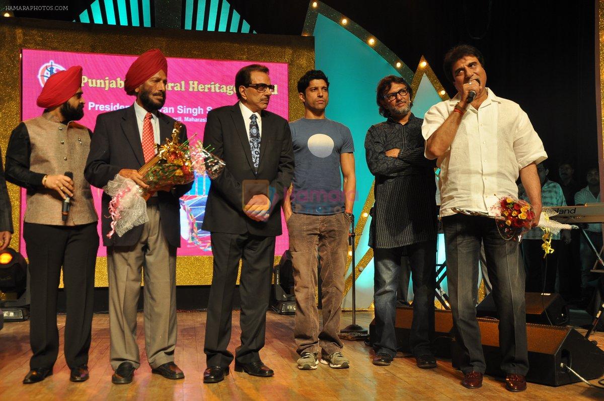 Farhan Akhtar, Rakesh Omprakash Mehra, Dharmendra, Raj Babbar at Punjabi Cultural Heritage Baisakhi Celebrations in Sion, Mumbai on 12th April 2013