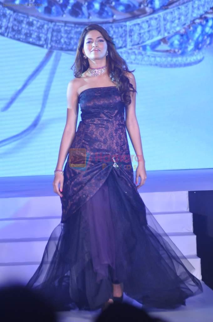 Parvathy Omanakuttan at Zoya introduces exquisite Jewels of the Crown jewellery line in Mumbai on 13th April 2013