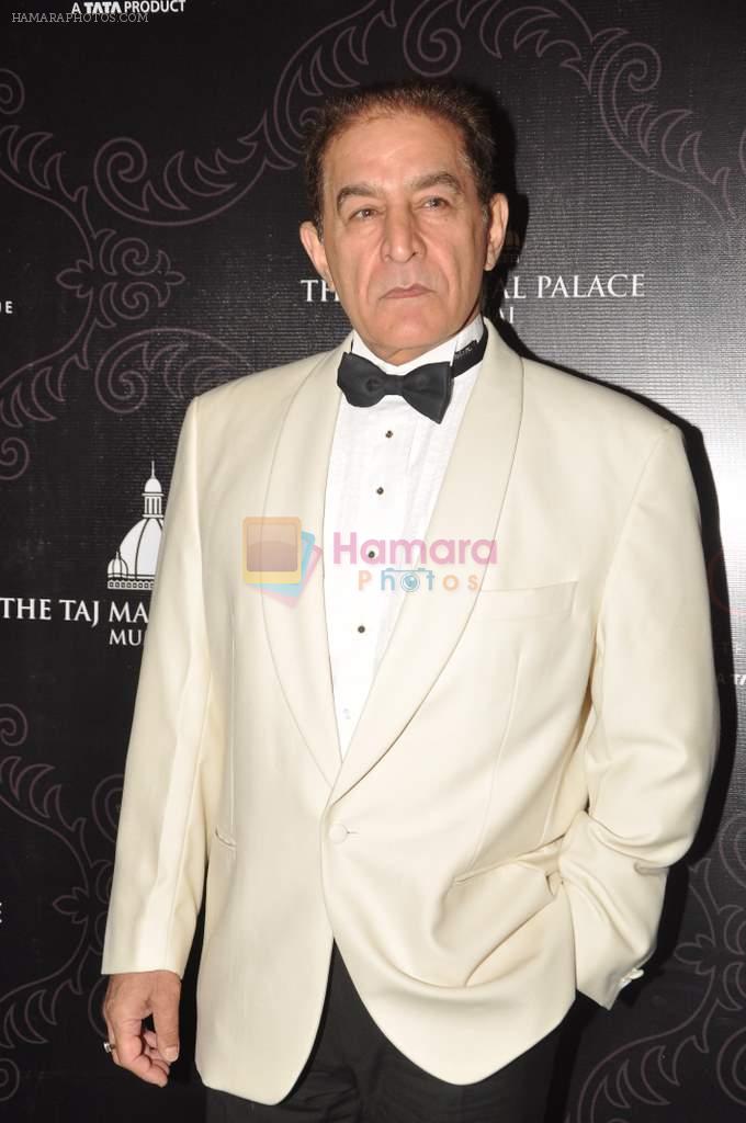 Dalip Tahil at Zoya introduces exquisite Jewels of the Crown jewellery line in Mumbai on 13th April 2013